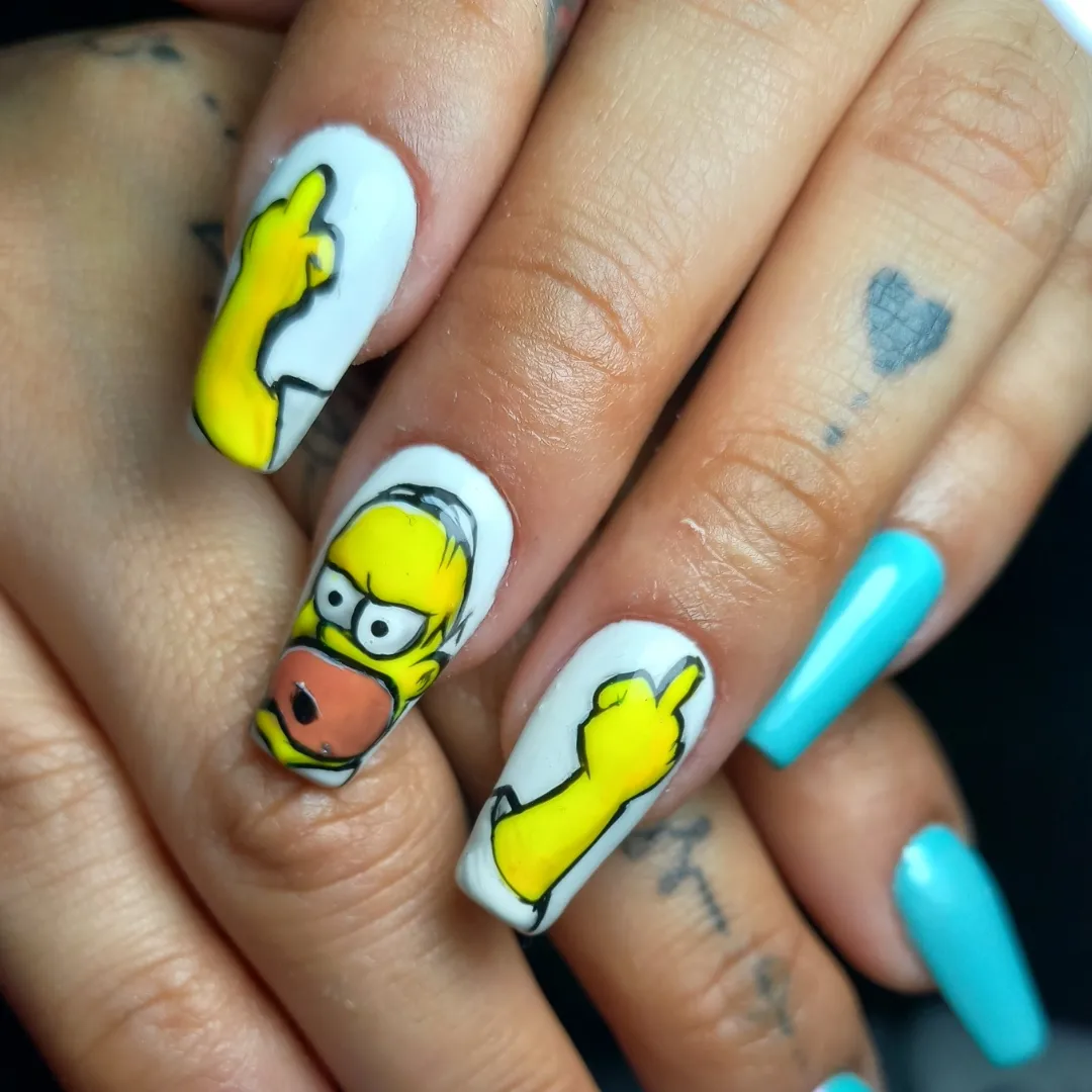 Trabajo de nail art realizado por Fer Cáceres en Ushuaia 10